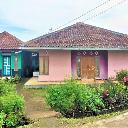 Villa Lembang Bunda Cikareumbi エクステリア 写真