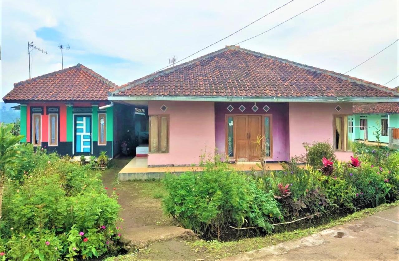 Villa Lembang Bunda Cikareumbi エクステリア 写真