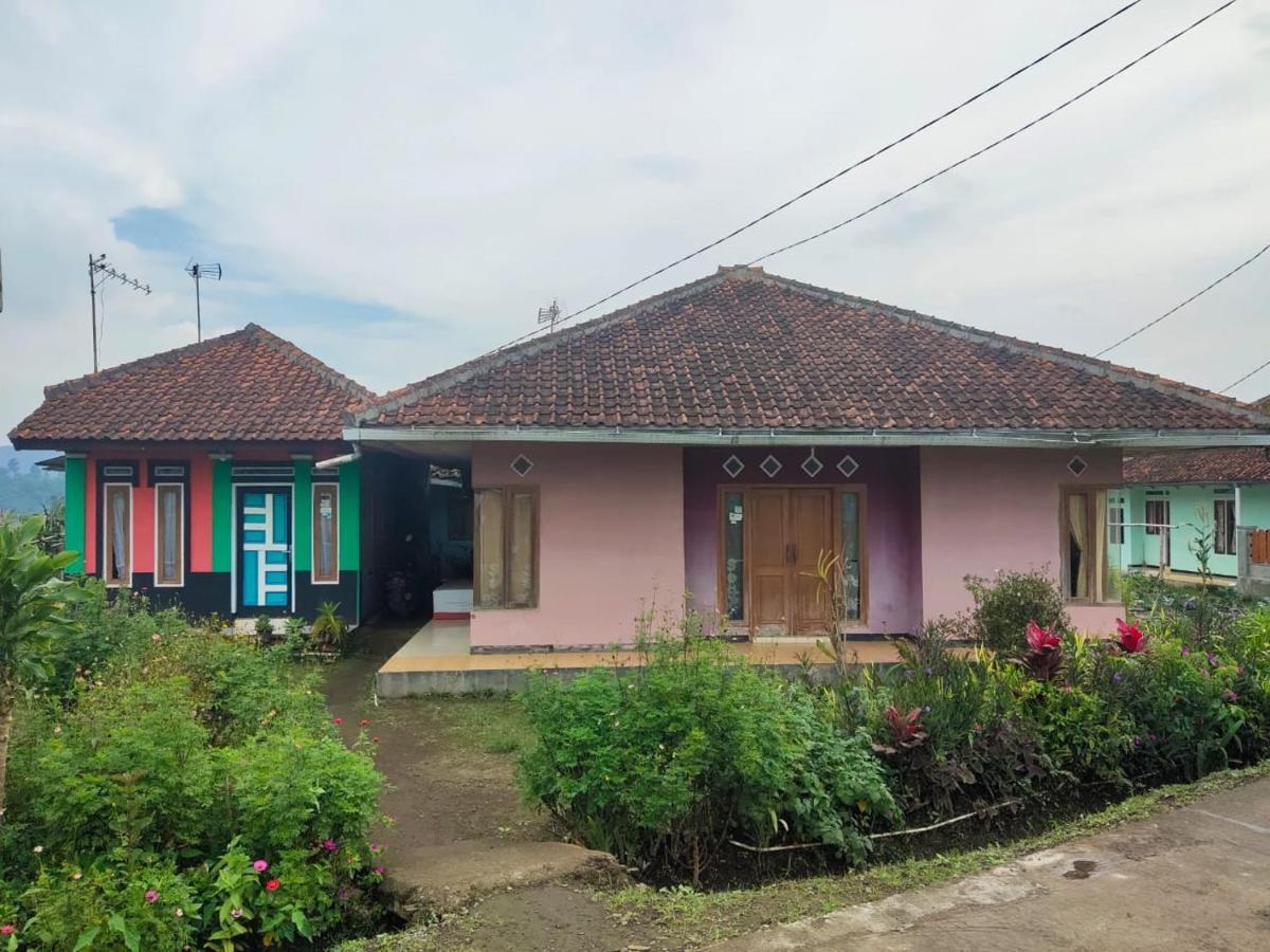 Villa Lembang Bunda Cikareumbi エクステリア 写真
